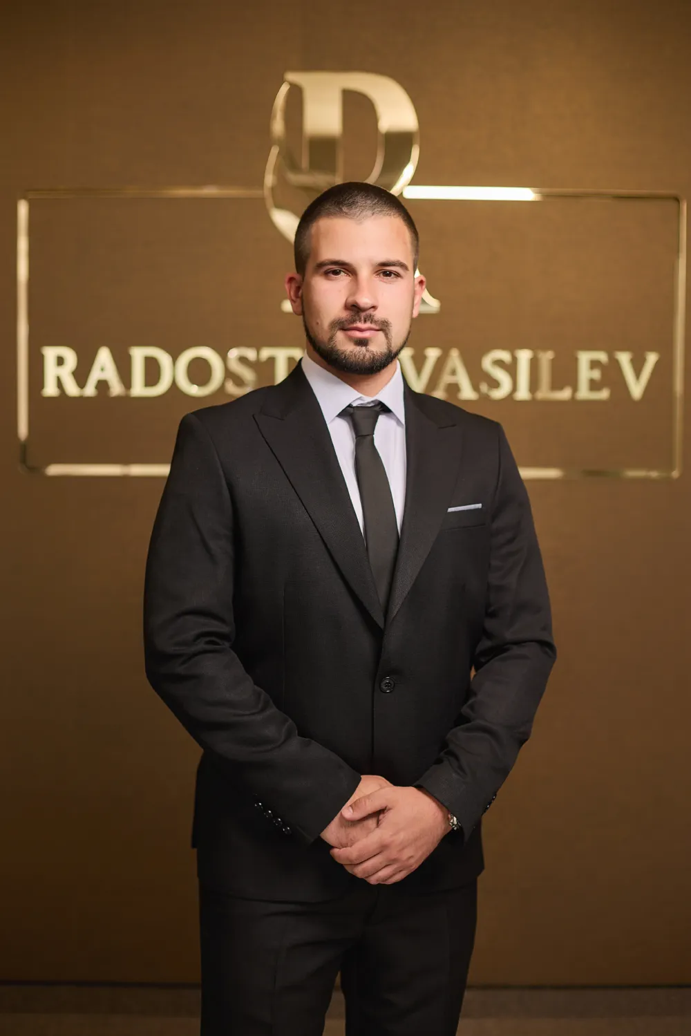 Адв. Ивален Манчин